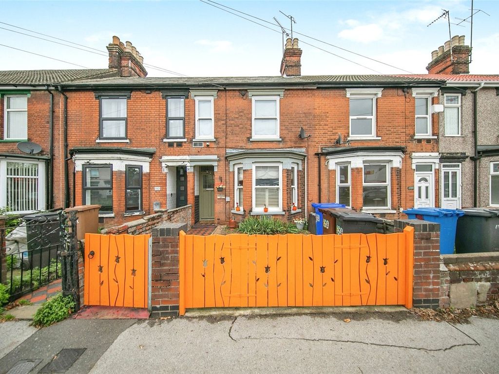 2 bed terraced house for sale in Bramford Road, Ipswich, Suffolk IP1, £