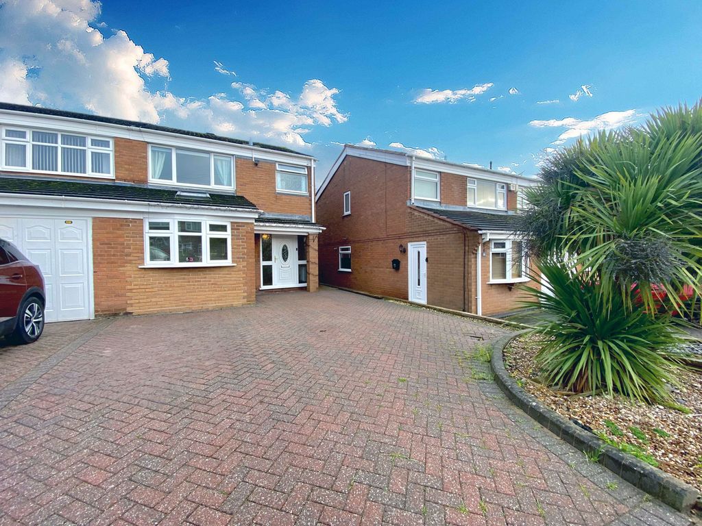 3 bed semidetached house for sale in Sherbourne Avenue, Nuneaton CV10