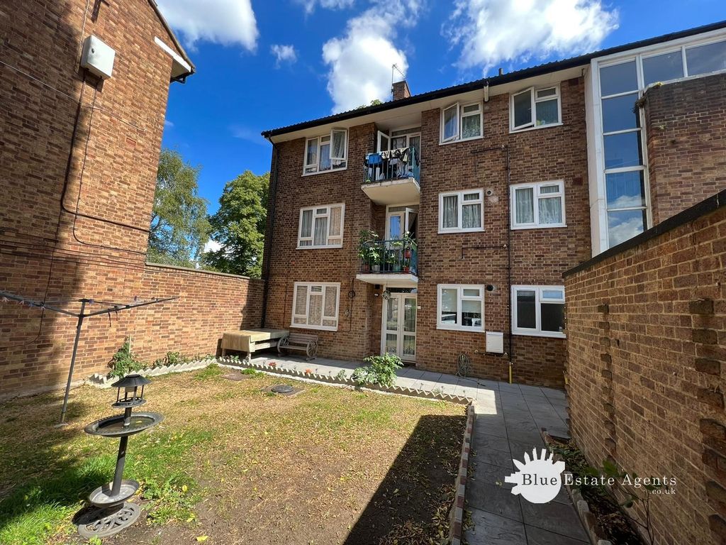 3 bed flat for sale in Norwood Close, Southall UB2 Zoopla
