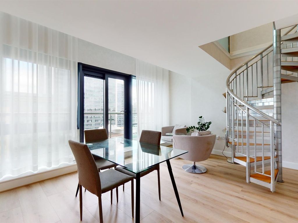 Discovery Dock East Apartment, London E14