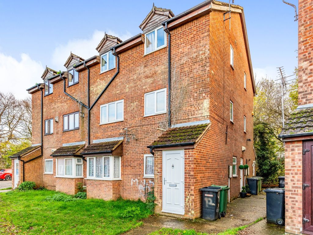 Guillemot Lane, Wellingborough, Northamptonshire NN8