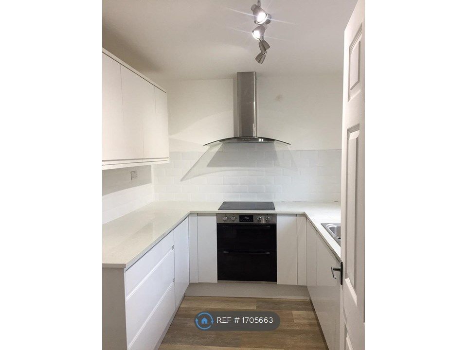 3 bed end terrace house to rent in Frederick Avenue, Peasedown St. John