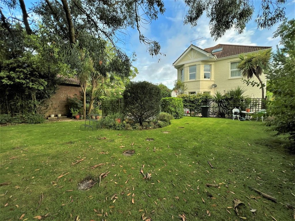 1 bed flat for sale in Richmond Wood Road, Bournemouth BH8, £189,950