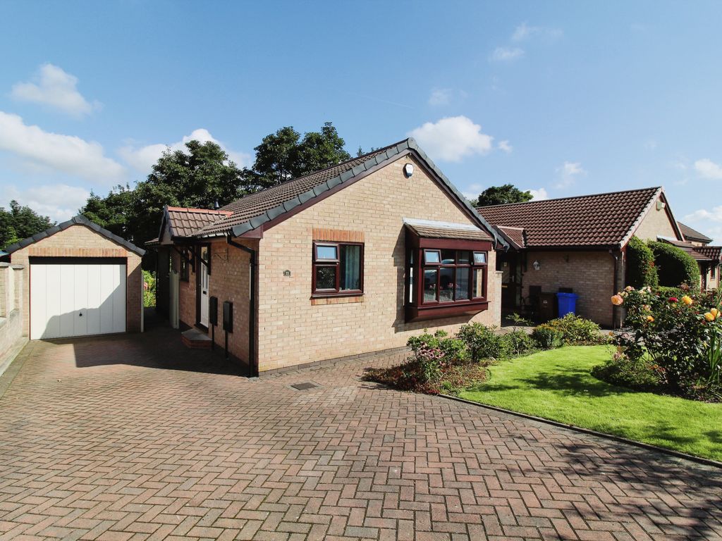 2 bed detached bungalow for sale in Helmsley Avenue, Sheffield S20, £