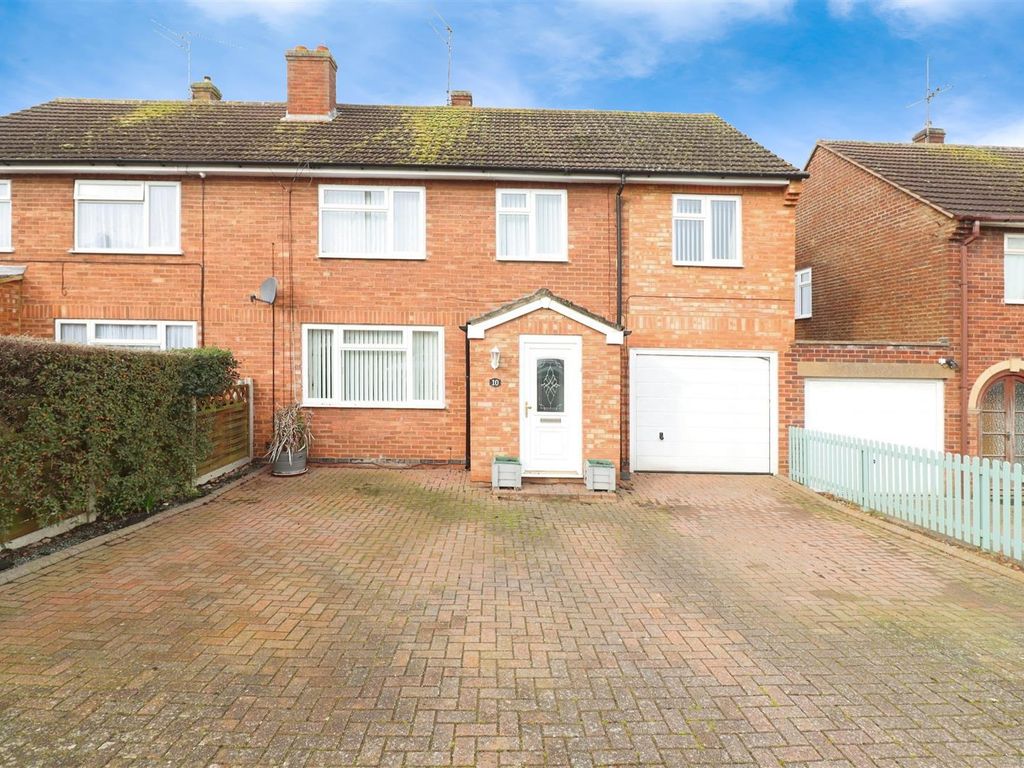 5 bed semidetached house for sale in Manor Road, Rushden NN10, £