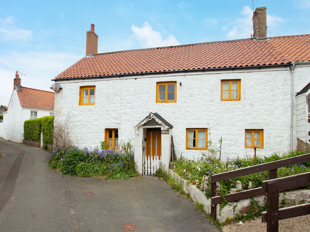 3 bed property for sale in Calais, St Martin's, Guernsey GY4, £595,000