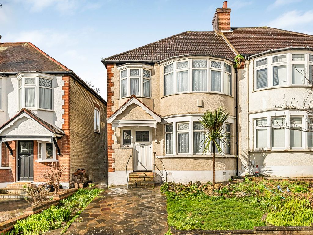 3 bed semidetached house to rent in Hillfield Park, Winchmore Hill N21