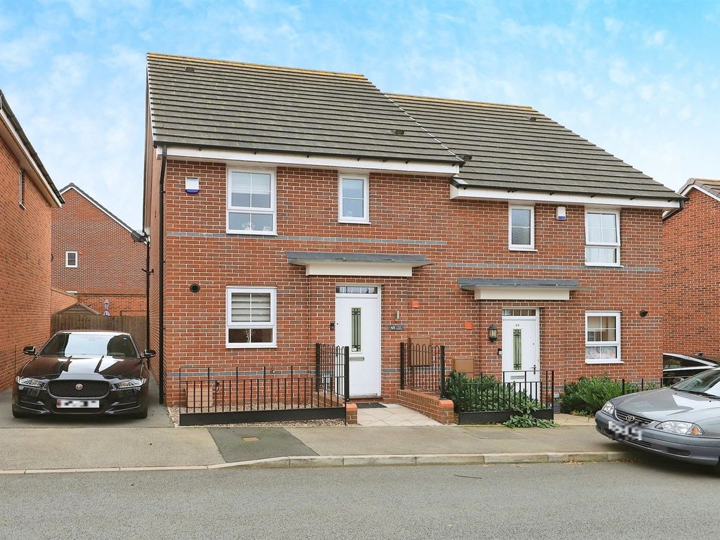 3 bed semidetached house for sale in Croft Gardens, Akron Gate Oxley