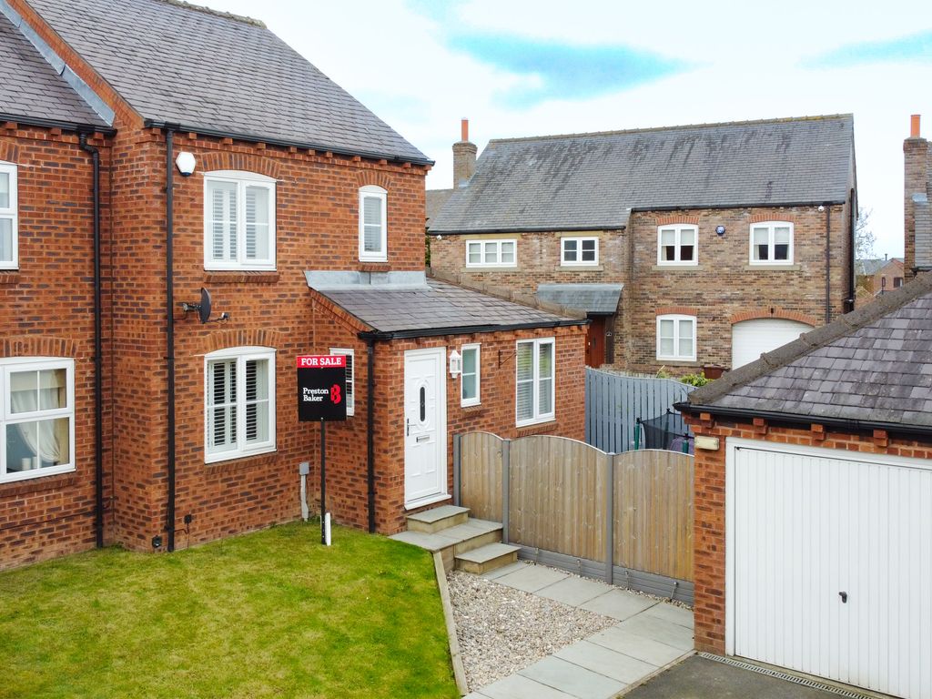 3 bed end terrace house for sale in Grange View, Leeds LS15 Zoopla