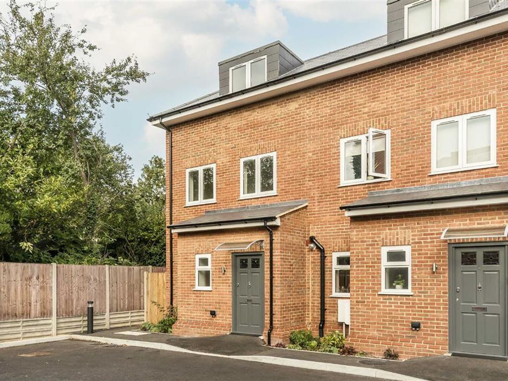 4 bed property for sale in Baring Road, London SE12, £700,000 Zoopla