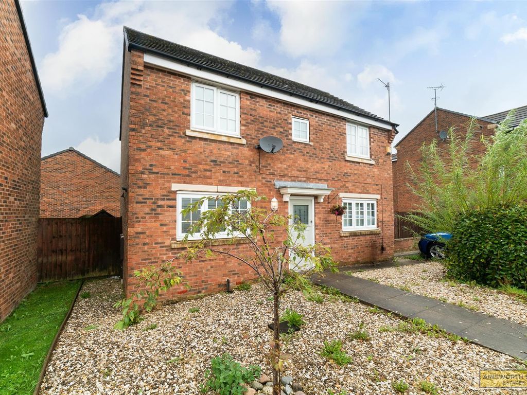 3 bed detached house for sale in Coulthurst Gardens, Darwen BB3, £