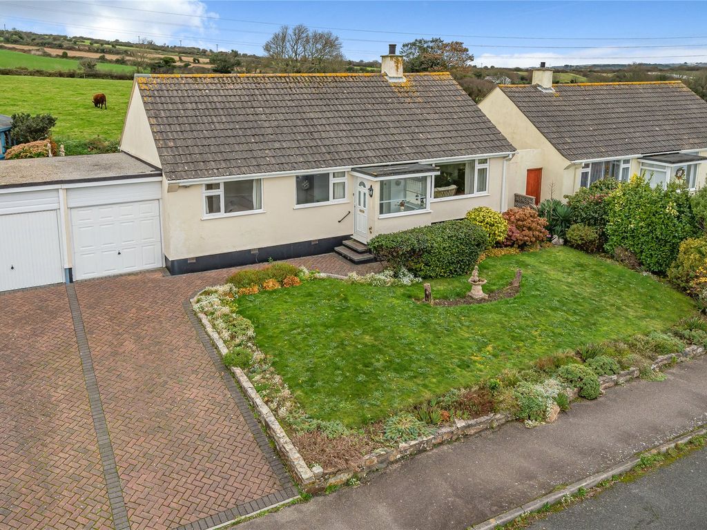 3 bed bungalow for sale in Tregender Road, Crowlas, Penzance, Cornwall