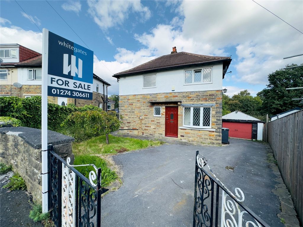3 bed detached house for sale in St. Johns Crescent, Bradford, West