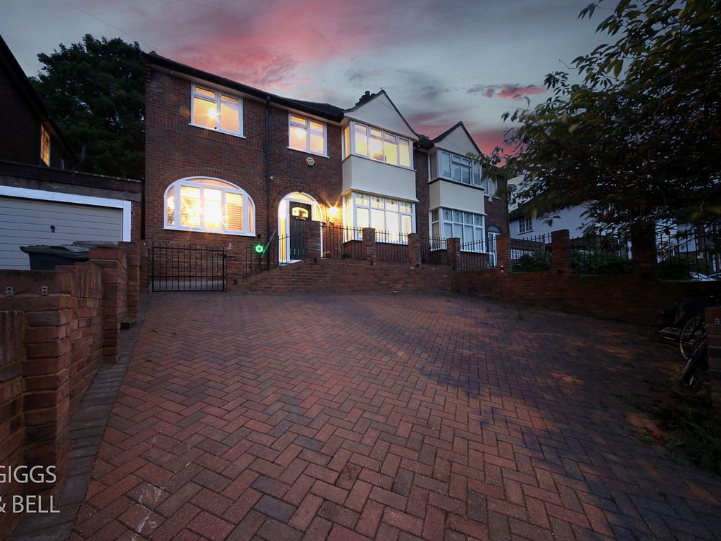 5 bed semidetached house for sale in Wardown Crescent, Luton
