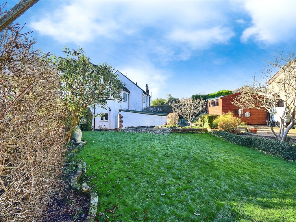 3 bed semidetached house for sale in Wolfe Road, Maidstone, Kent ME16