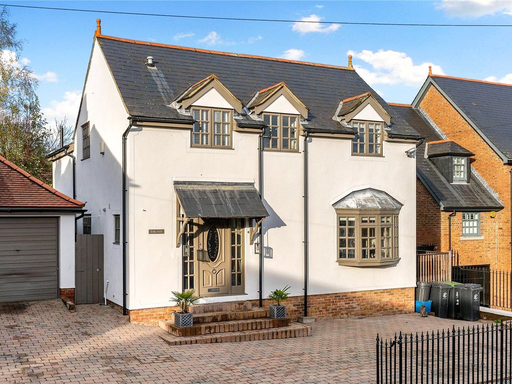 Ivy Chimneys Road, Epping, Essex CM16  