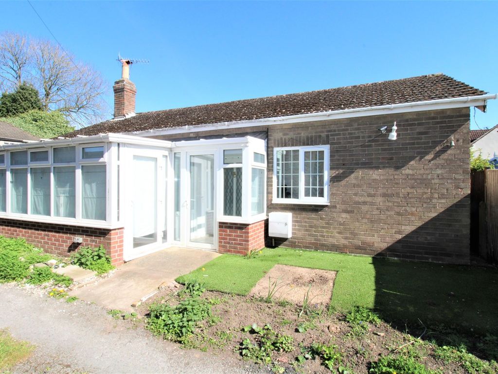 2 bed detached bungalow for sale in Chapel Place, Kimberley, Nottingham