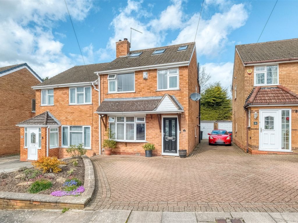 4 bed semidetached house for sale in Longhurst Croft, West Heath