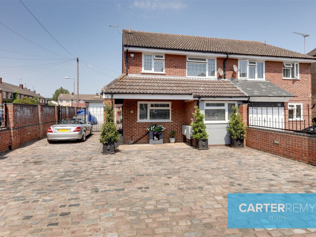4 bed semidetached house for sale in Crescent Avenue, Grays RM17 Zoopla