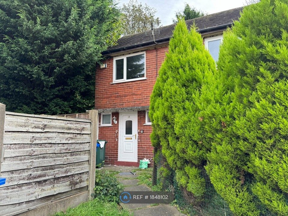 2 bed end terrace house to rent in Grasmere Avenue, Heywood OL10, £825