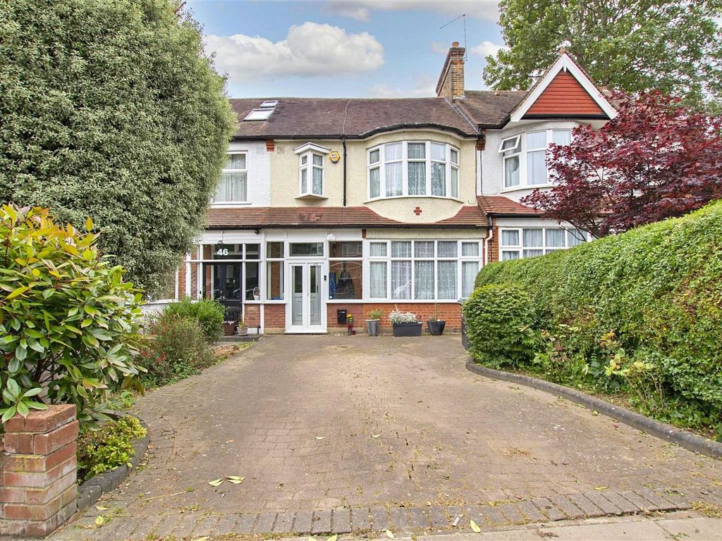 3 bed terraced house for sale in Bush Hill Road, London N21, £725,000