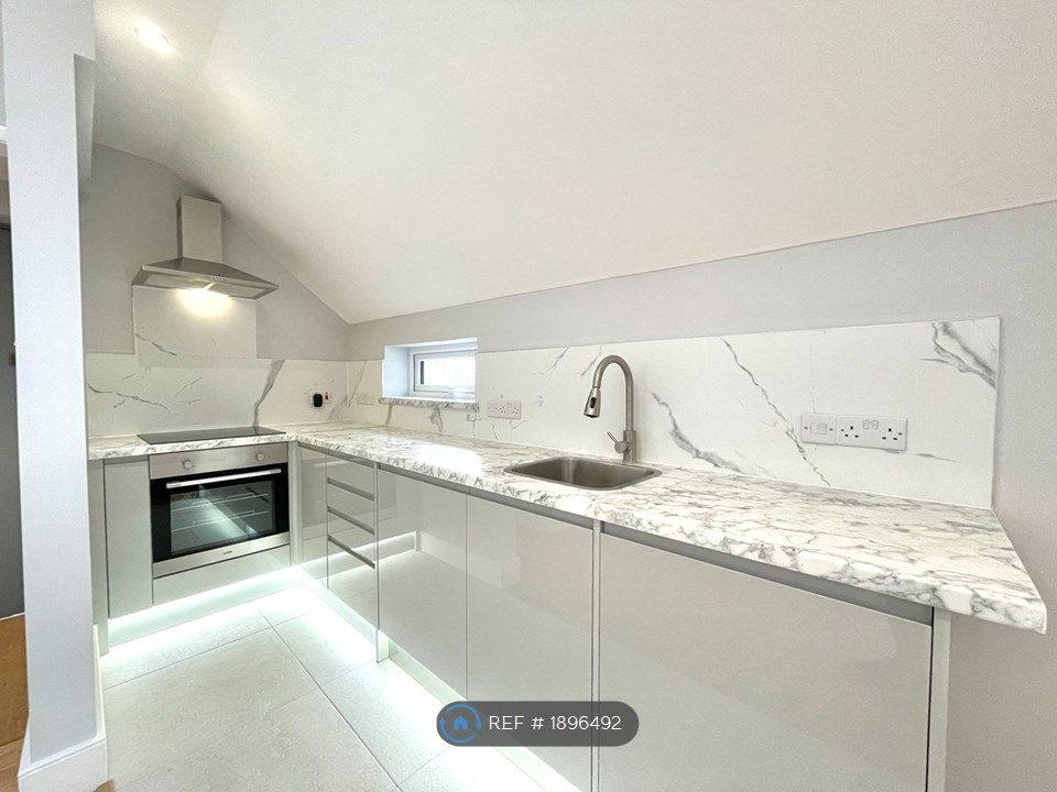 Studio to rent in Denmark Hill, London SE5, £1,250 pcm Zoopla