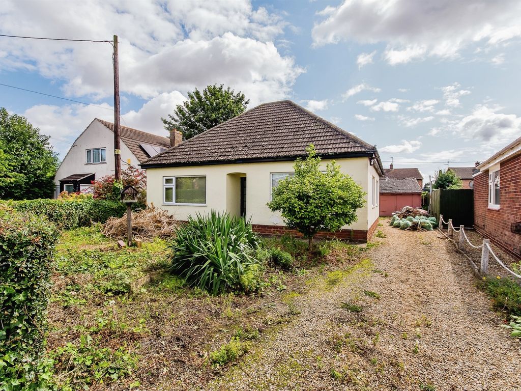 3 bed detached bungalow for sale in Anne Road, Sutton Bridge, Spalding