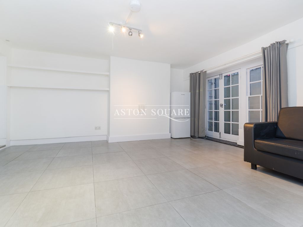 3 bed terraced house to rent in Allingham Street, London N1, £3,250 pcm