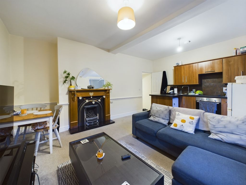 2 bed terraced house to rent in Barton Street, Tewkesbury GL20, £775