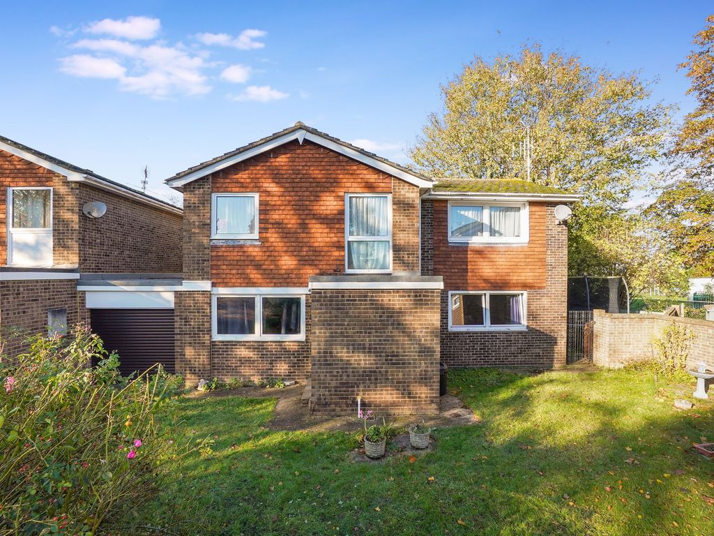 5 bed detached house for sale in Stanhope Avenue, Sittingbourne ME10, £