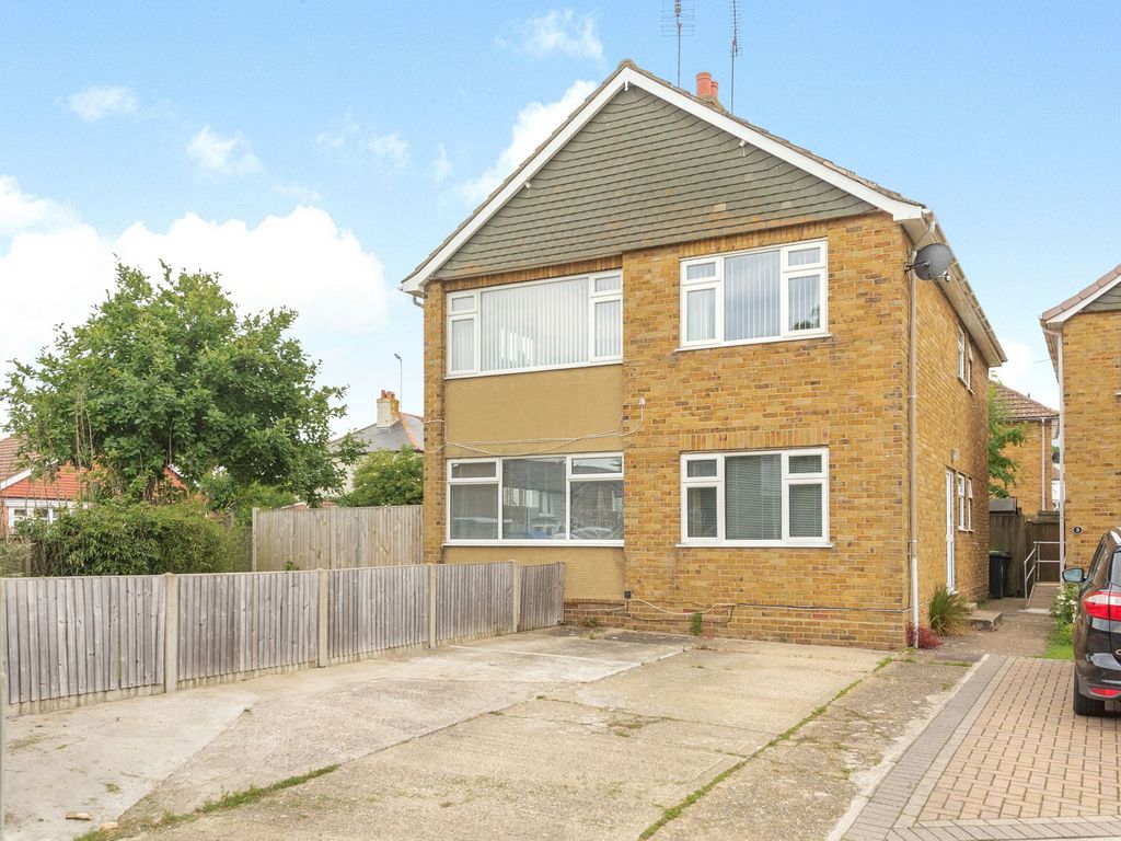 2 bed flat for sale in Gorrell Court, Whitstable CT5, £240,000 Zoopla