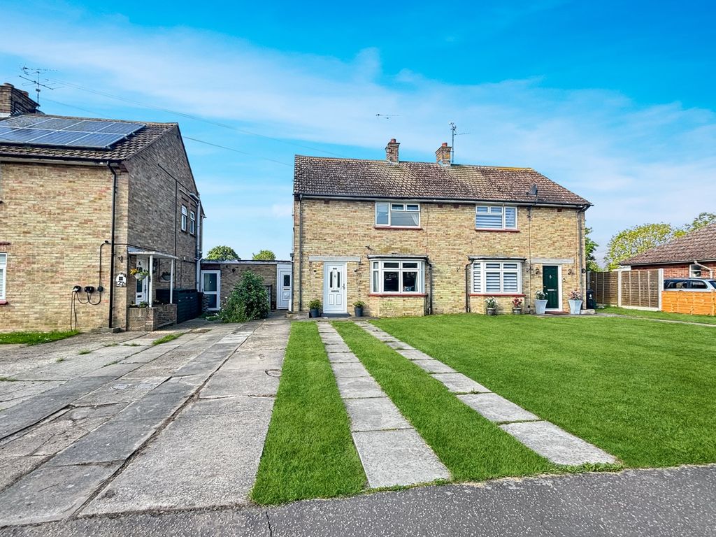 3 bed semidetached house for sale in Bellfield Avenue, Brightlingsea