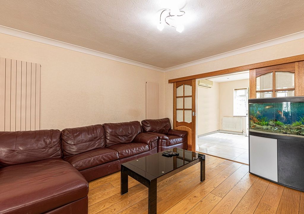 3 bed end terrace house to rent in Denny Gardens, Dagenham RM9, £2,500