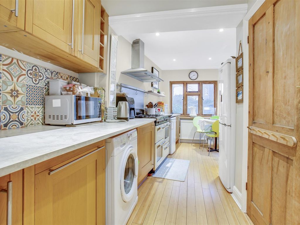 Vicarage Road, East Sheen, London SW14  