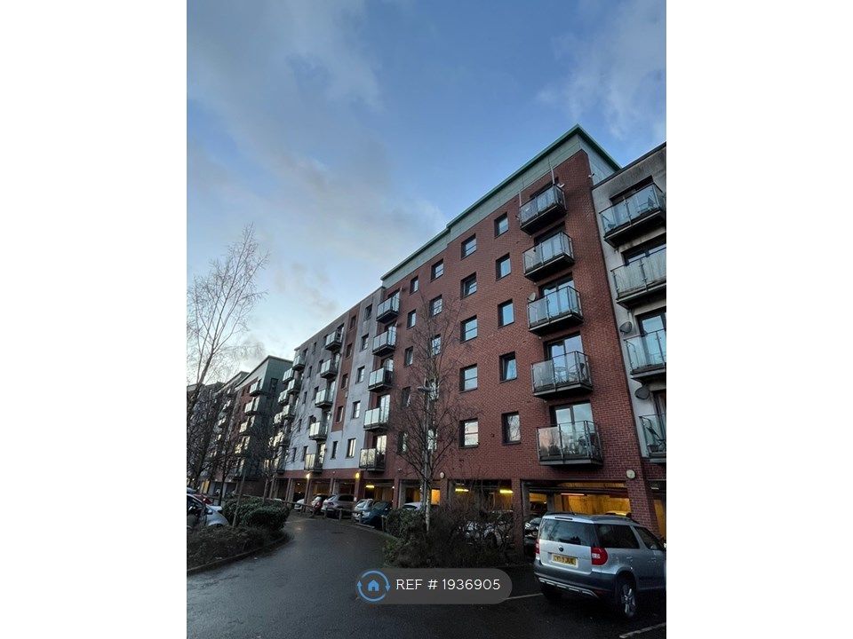 2 bed flat to rent in Lower Hall Street, St. Helens WA10, £750 pcm Zoopla