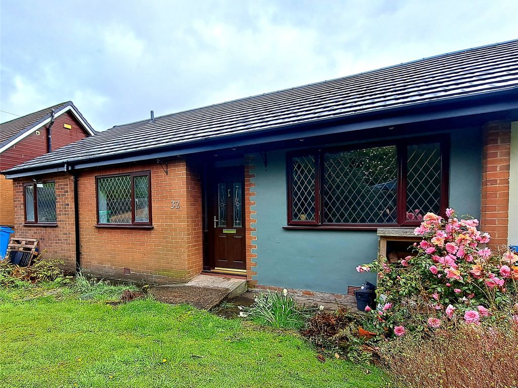 3 bed semidetached house to rent in Burnedge Lane, Grasscroft