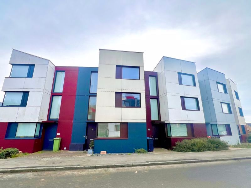 3 bed terraced house for sale in Holden Avenue, Oxley Park, Milton