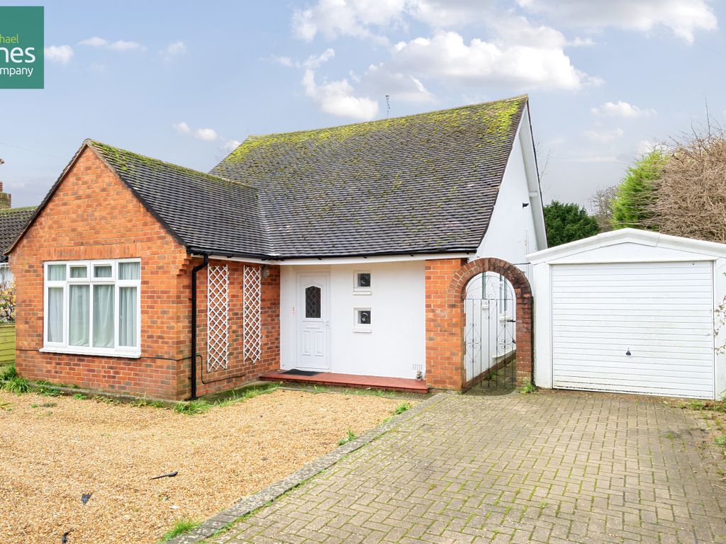 3 bed bungalow to rent in Broadmark Lane, Rustington BN16, £1,650 pcm