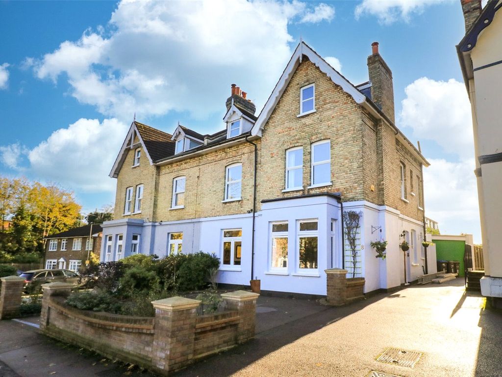 5 bed semidetached house for sale in Chase Green Avenue, Enfield EN2