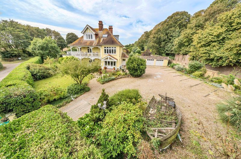 4 bed detached house for sale in Kingsdown Road, Walmer, Deal CT14, £