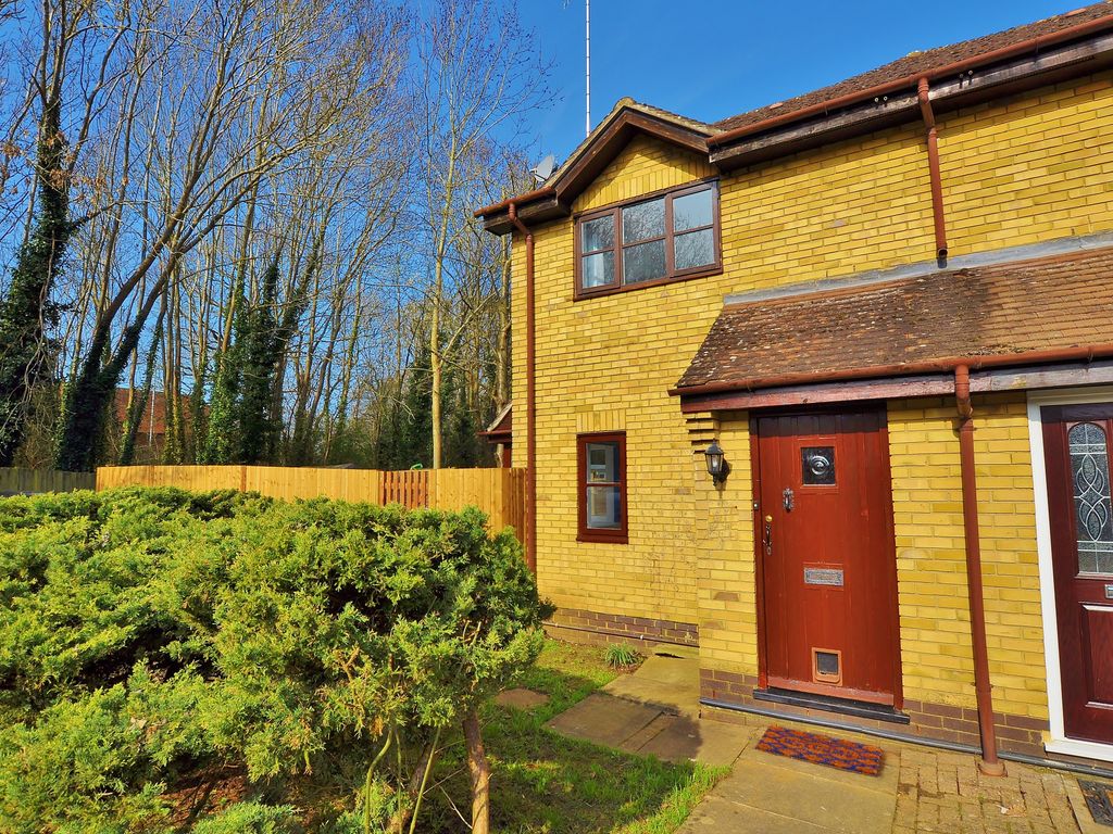 1 bed end terrace house to rent in Devoil Close, Burpham, Guildford