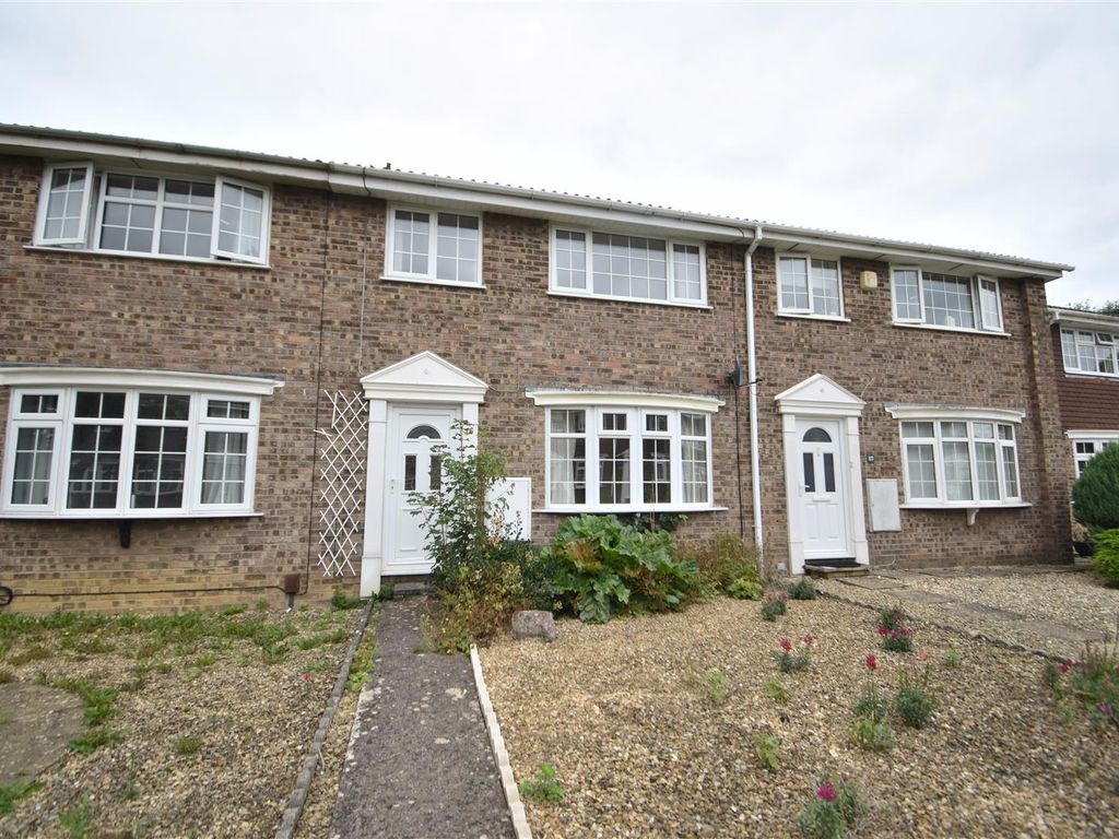 3 bed semidetached house to rent in Redstart Way, Abbeydale