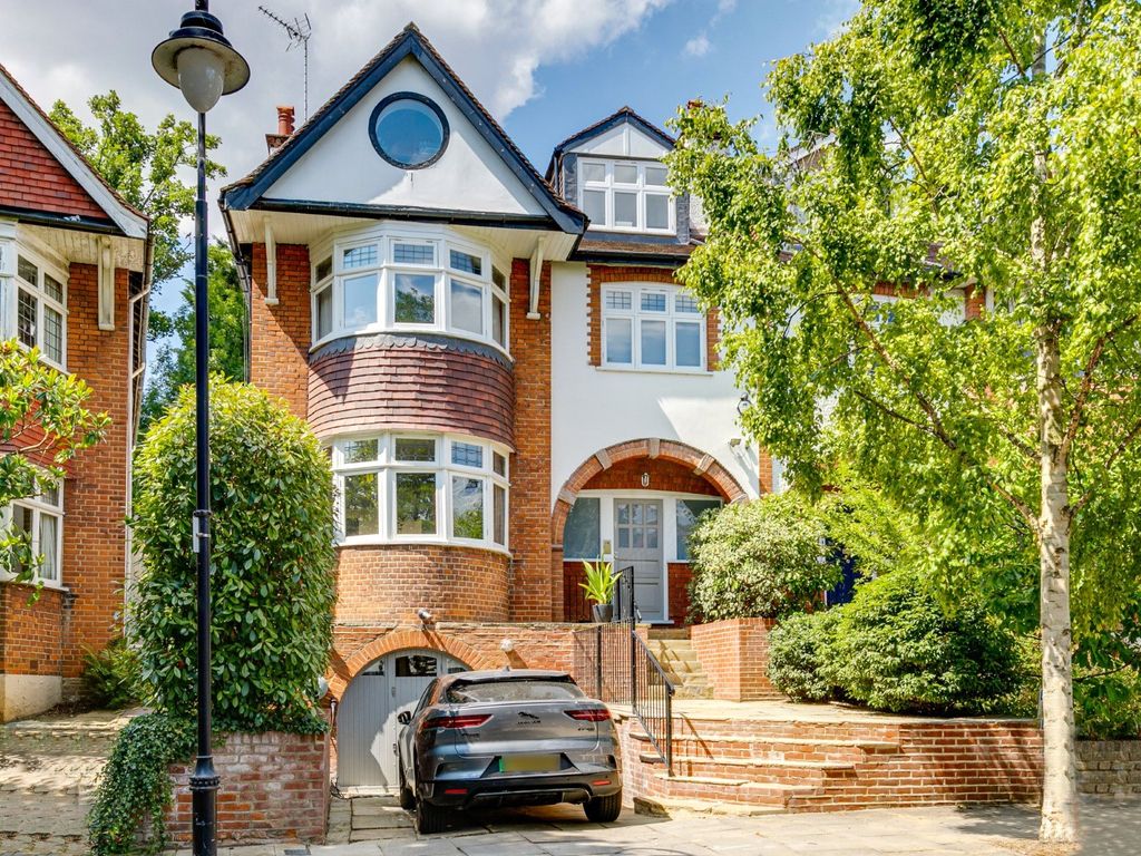 4 bed semidetached house for sale in Cholmeley Crescent, Highgate