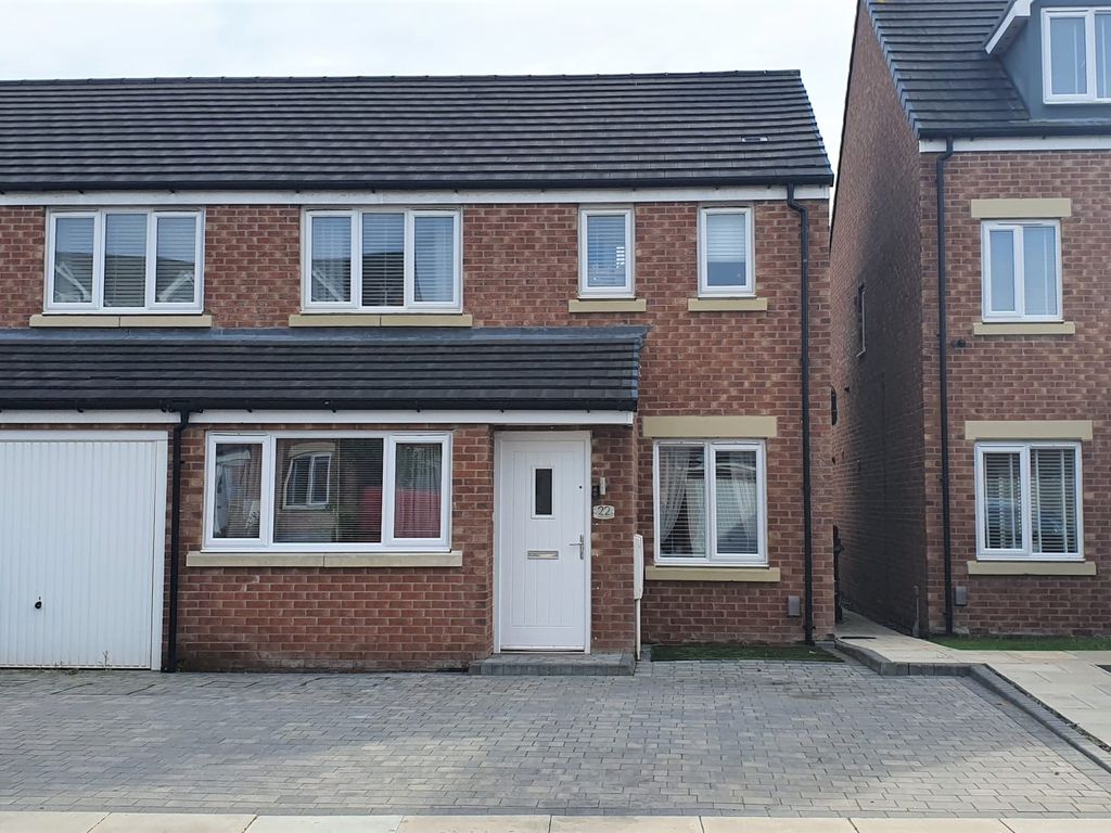 3 bed semidetached house for sale in Finch Drive, Maghull, Liverpool