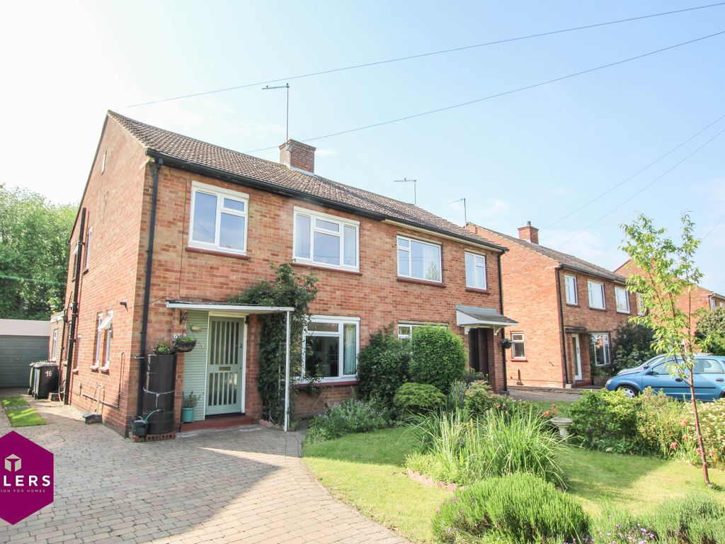 3 bed semidetached house for sale in Manor Park, Histon, Cambridge