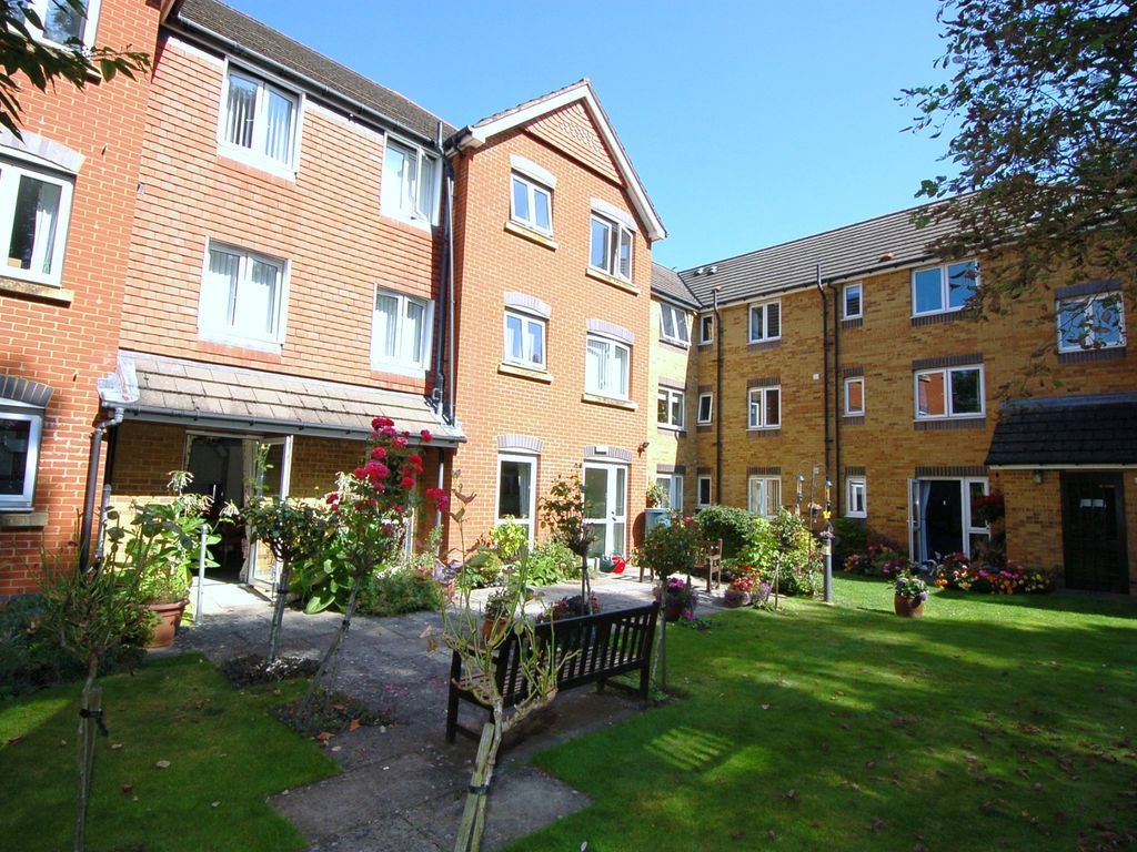 1 bed property for sale in Hart Dene Court, Bagshot GU19 Zoopla