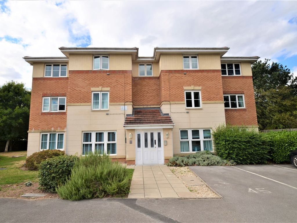 2 bed flat for sale in The Potteries, New Rossington, Doncaster DN11