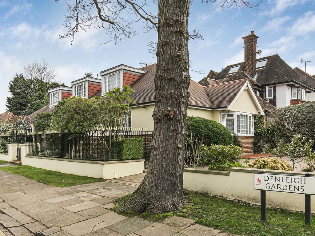 4 bed detached bungalow for sale in Seaforth Gardens, London N21 Zoopla
