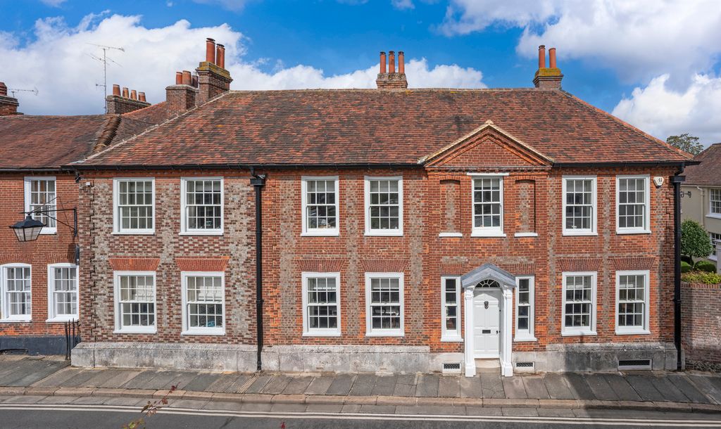 Lion Street House, Lion Street, Chichester PO19
