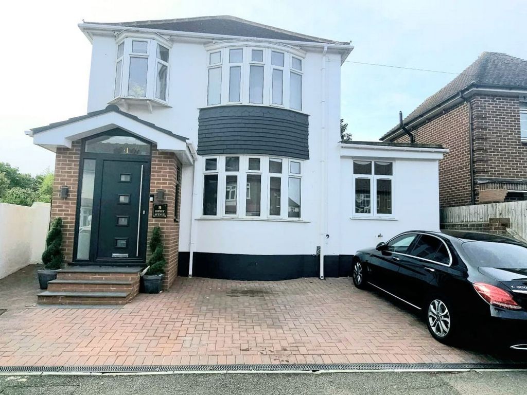 5 bed detached house for sale in Osprey Avenue, Gillingham ME7, £